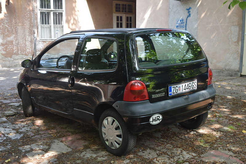 Illustration for article titled I promised pics of my Twingo